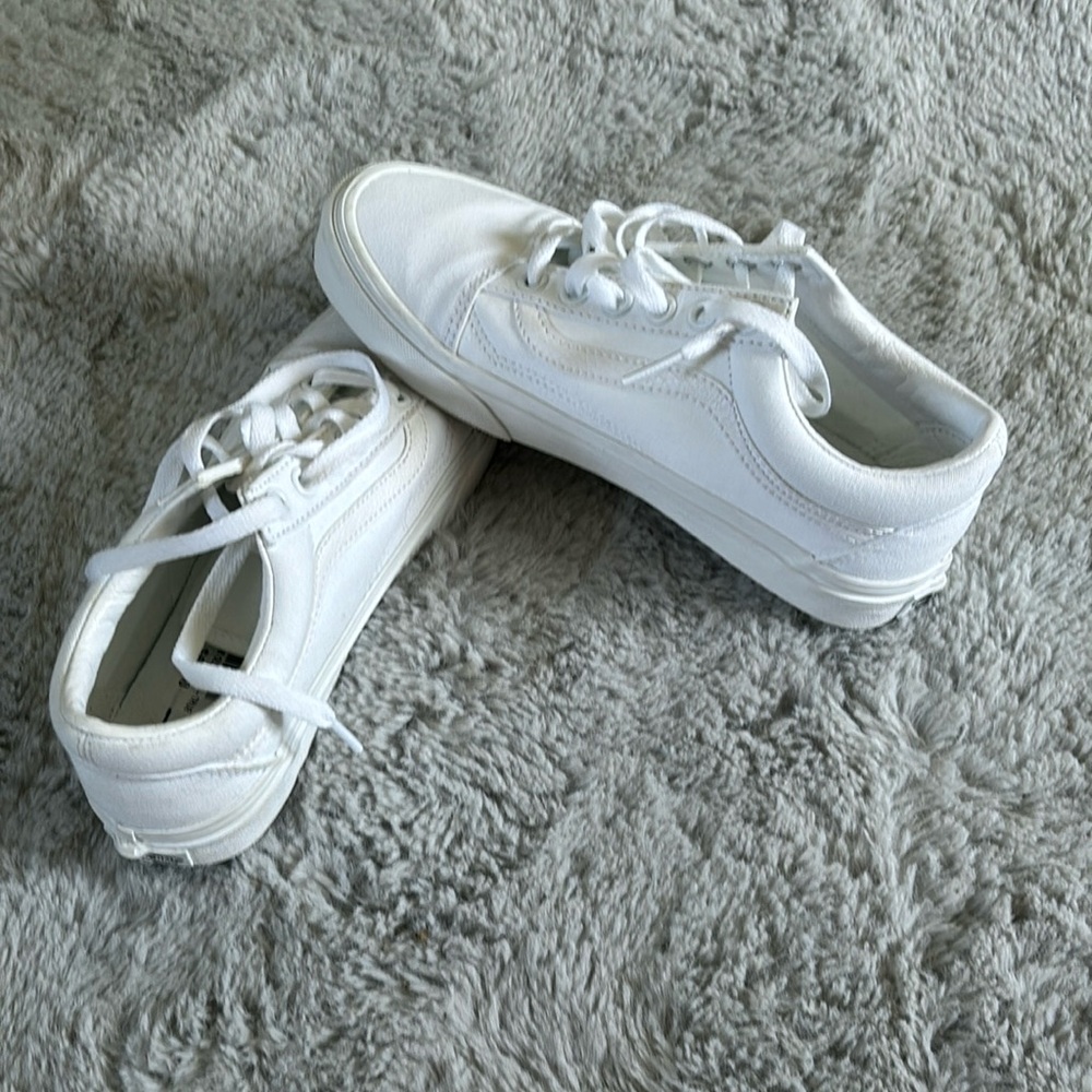 old skill white vans